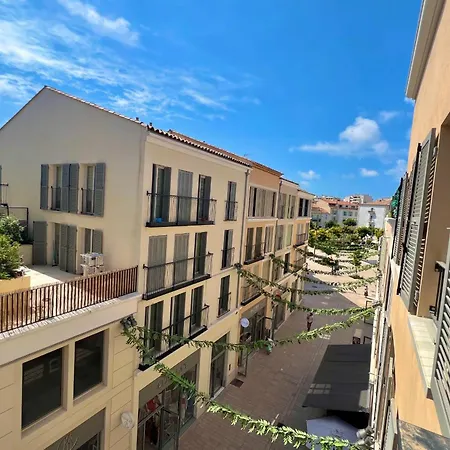 Old - 4 Persons - Private Parking Appartement Antibes